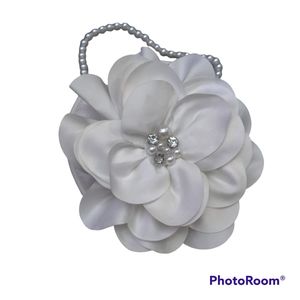 White flower purse